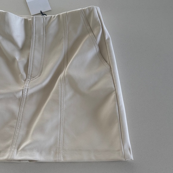 Zara Cream Mini Skirt - Picture 4 of 4